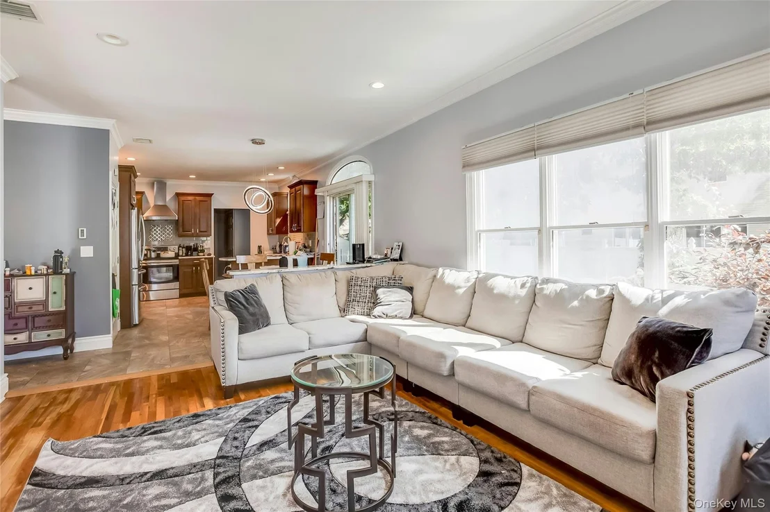 Photo of 11 Raphael Boulevard