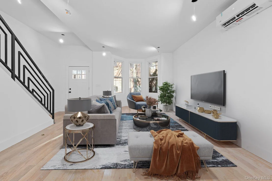 Photo of 4042 Hubbard Place