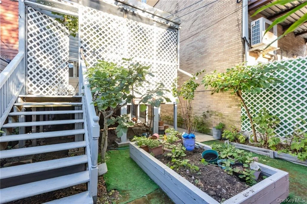 Photo of 82 W End Avenue