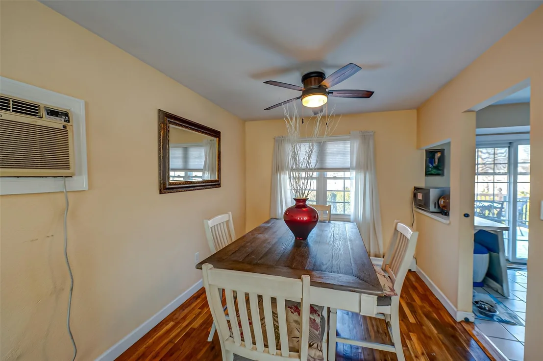Photo of 888 Pine Avenue