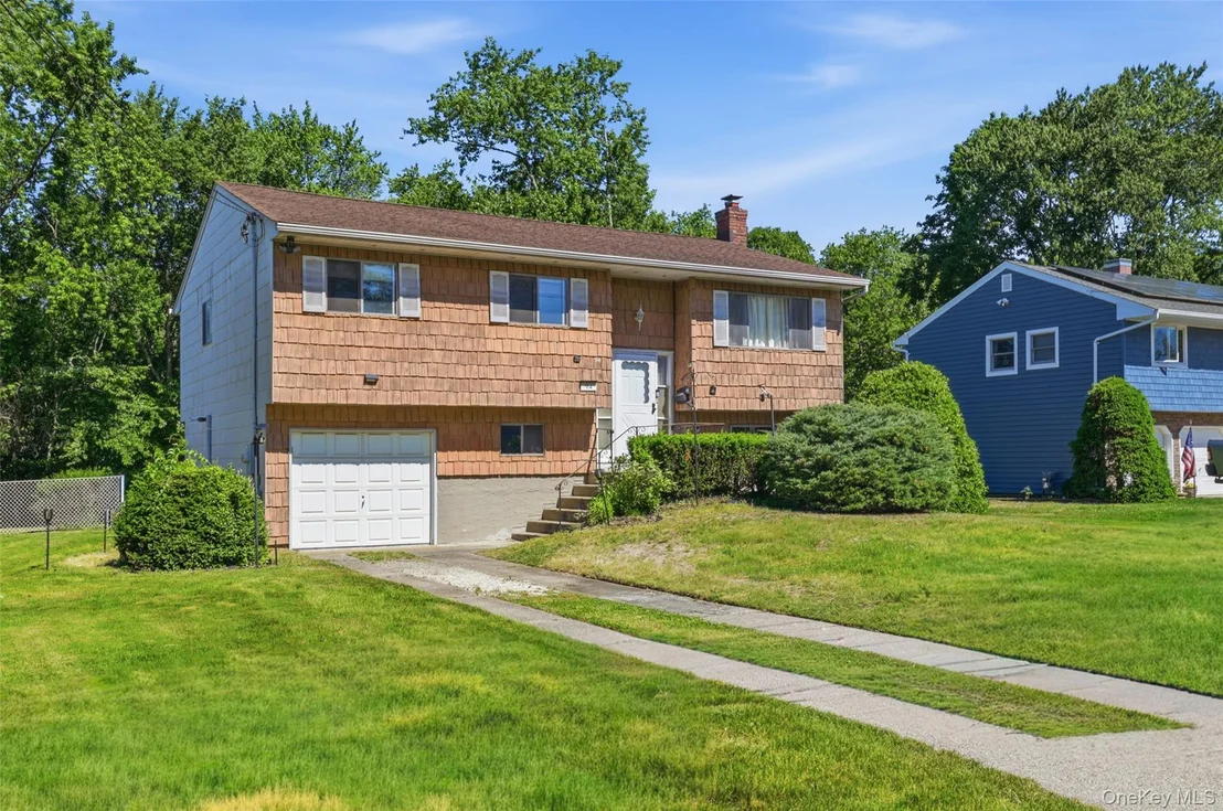 Photo of 94 Babylon Avenue