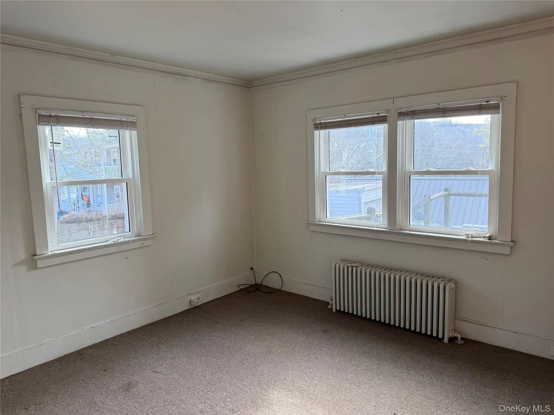 Photo of 8 Maple Avenue