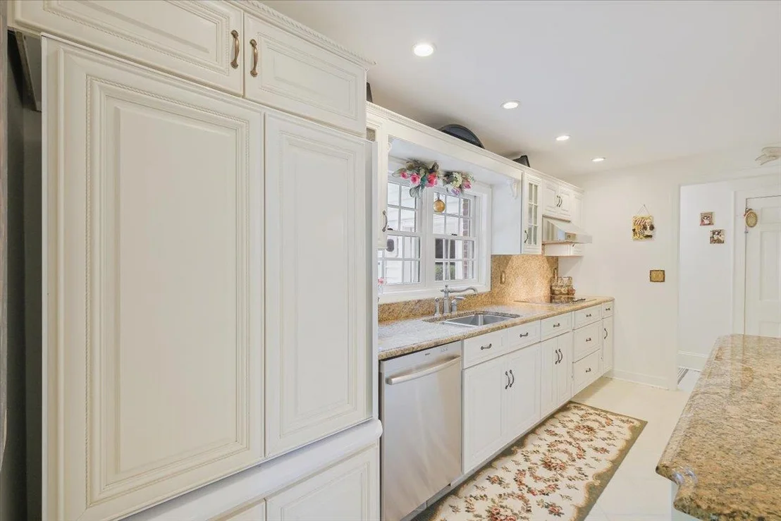 Photo of 82 E Cedar Street