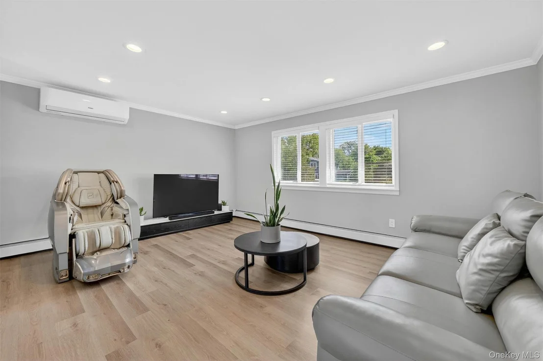 Photo of 10 Tanglewood Drive