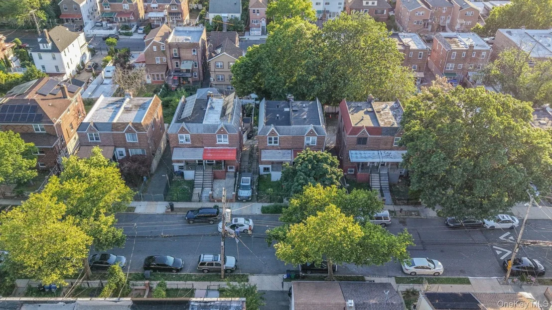 Photo of 4135 Murdock Avenue
