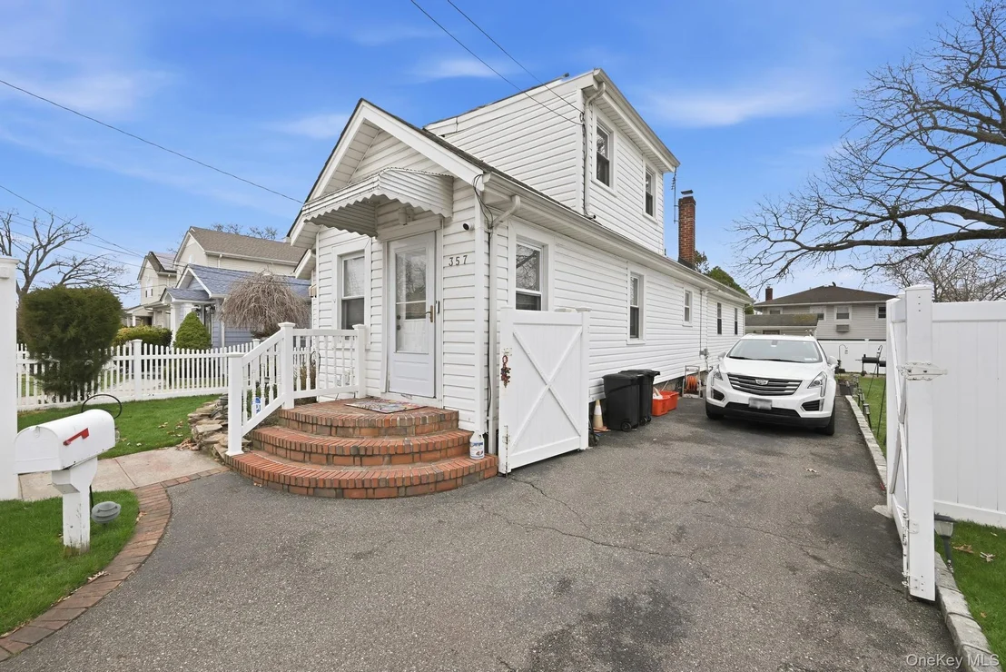 Photo of 357 Kirkman Avenue