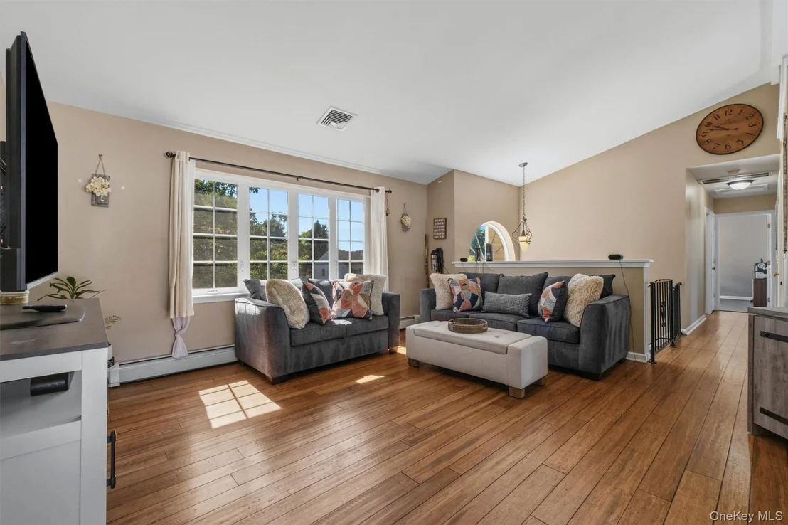 Photo of 17 Princeton Drive
