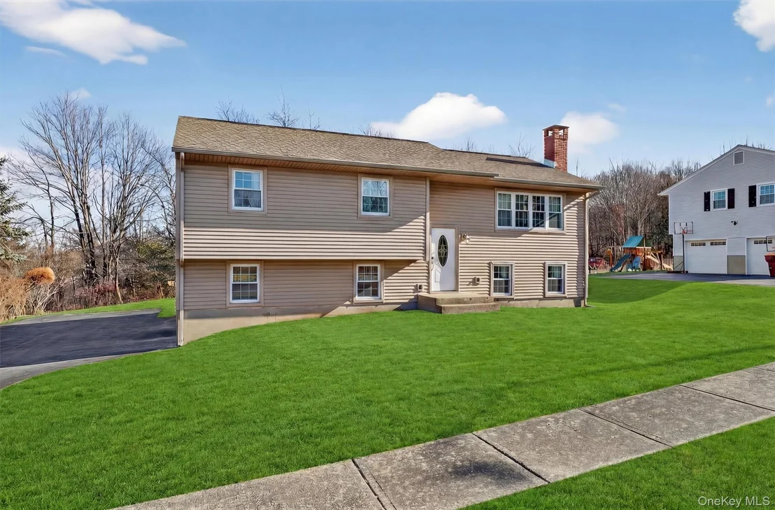 Photo of 11 Hilltop Lane