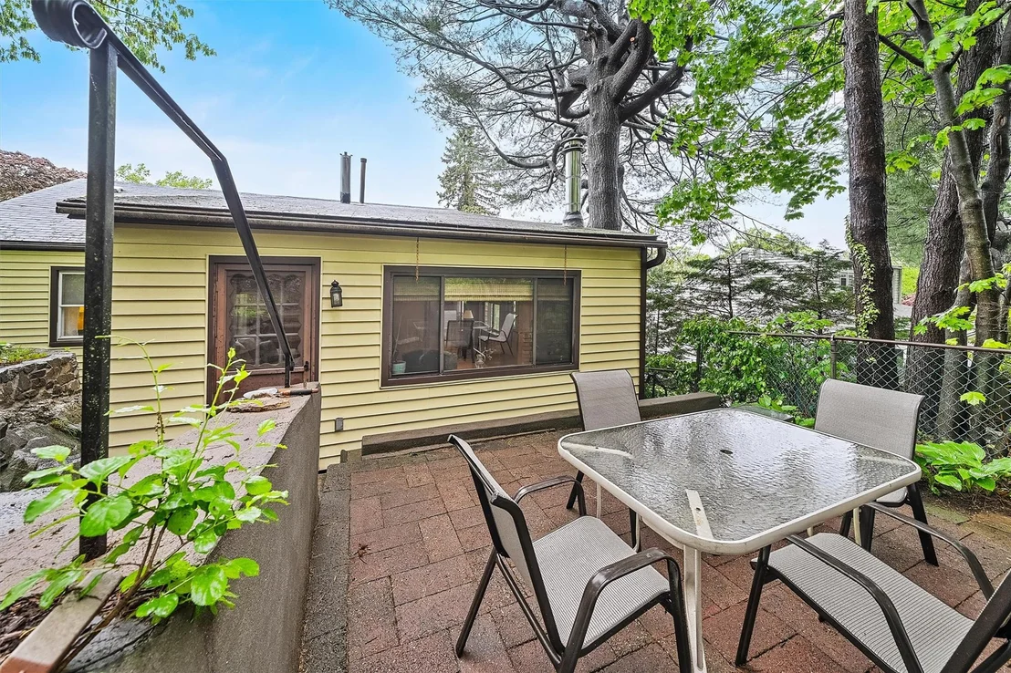 Photo of 16 Garretson Road