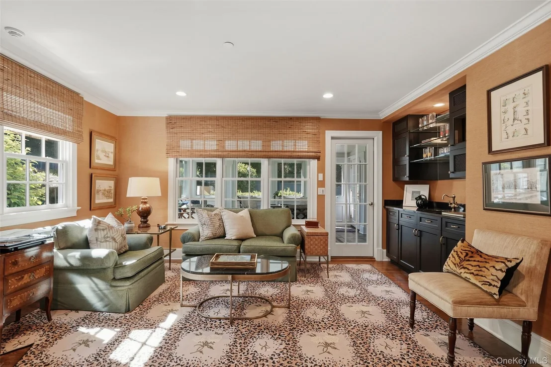 Photo of 81 Park Drive N
