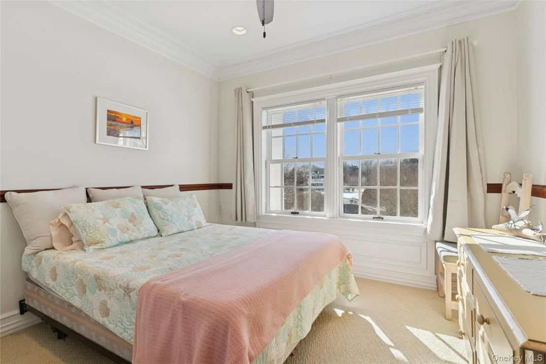 Photo of 1680 Lands End Road