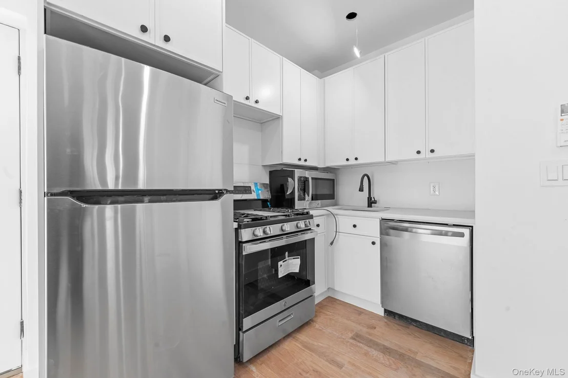 Photo of 4042 Hubbard Place