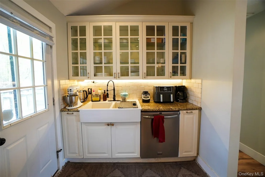 Photo of 1026 Howells Road