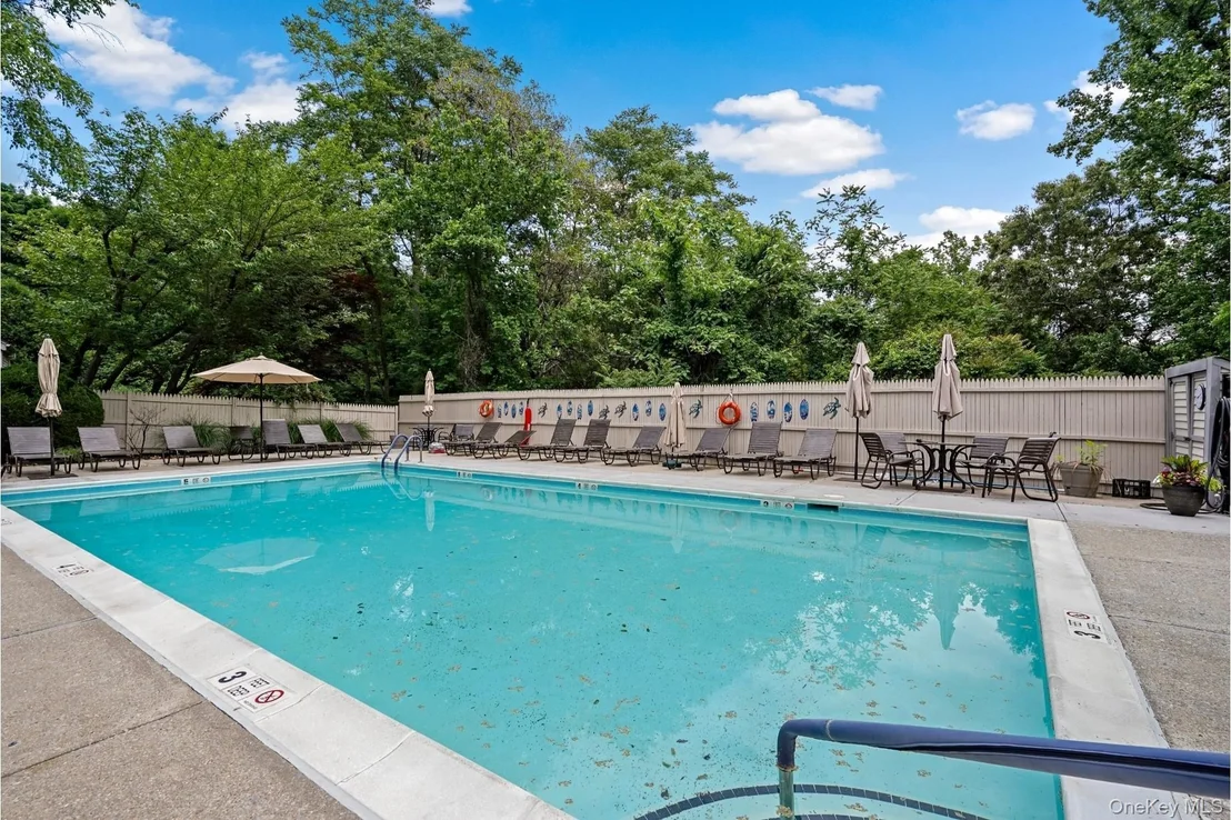 Photo of 1402 Hunters Run