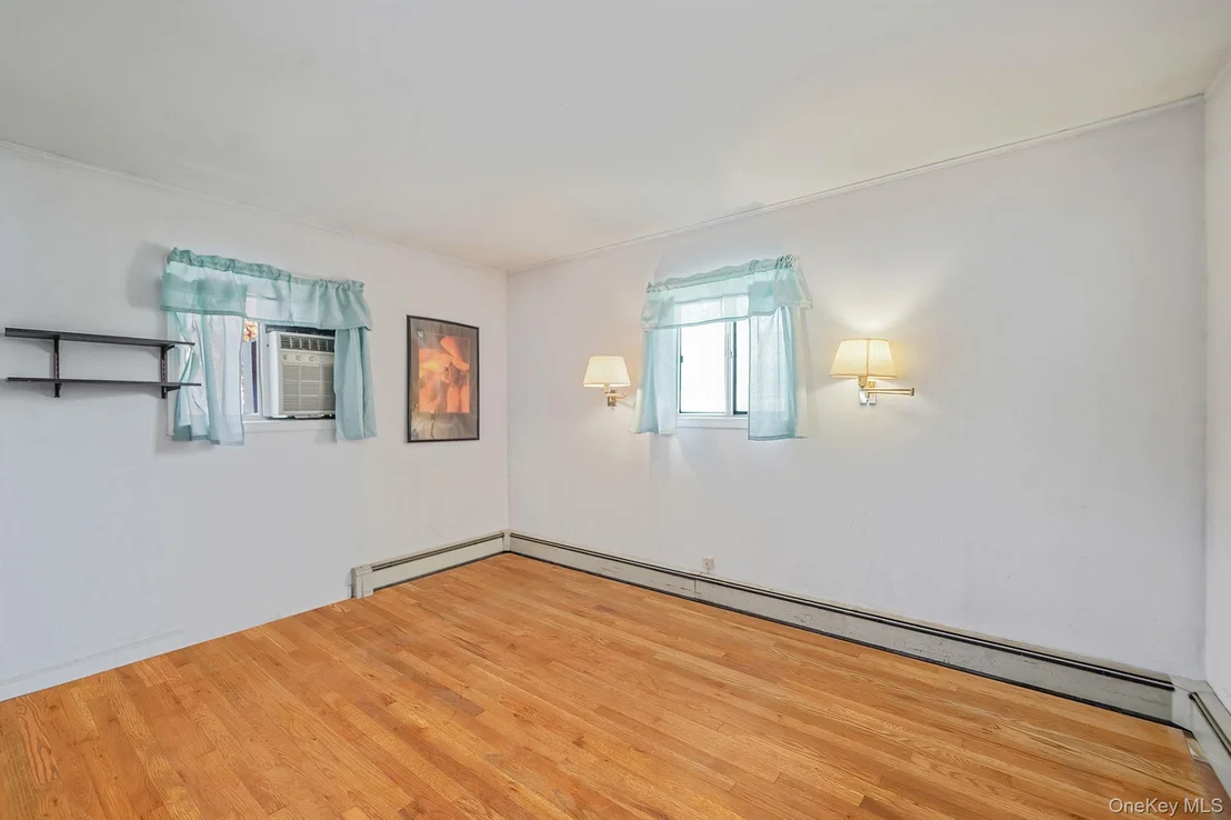 Photo of 24 E 6th Street
