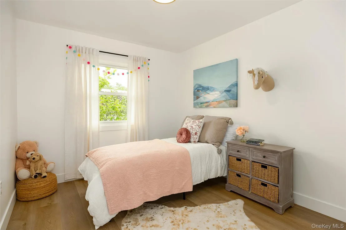 Photo of Unit C at 164 Rinaldi Boulevard