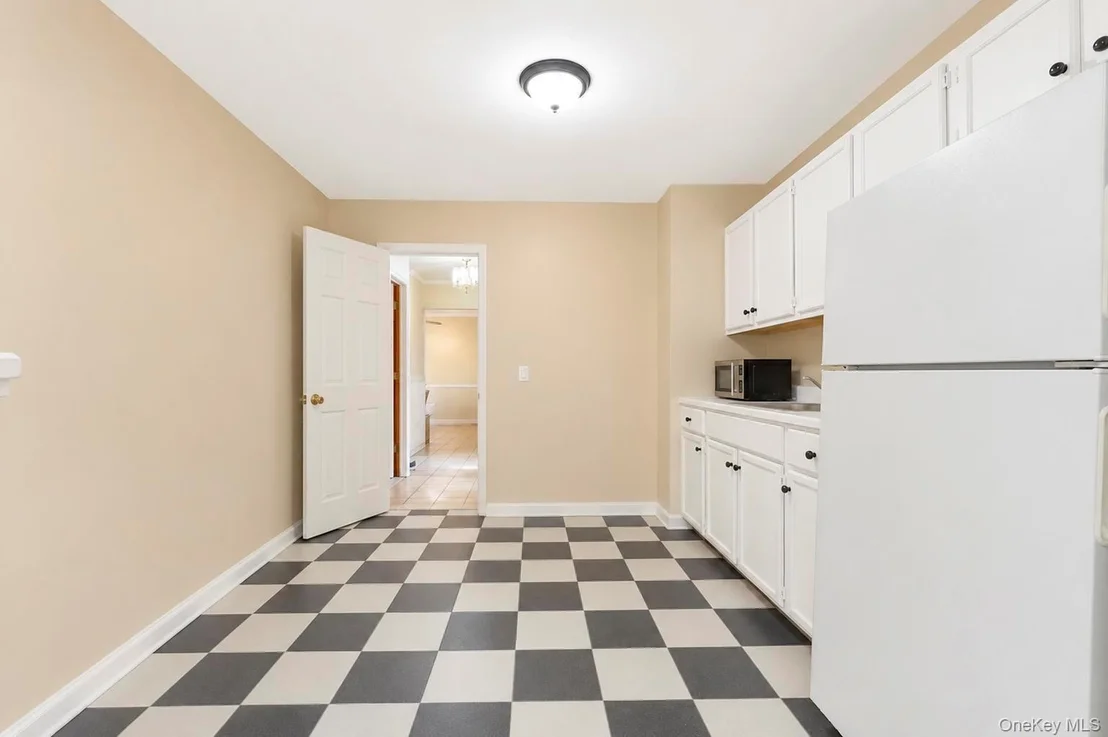 Photo of 117 Selden Boulevard