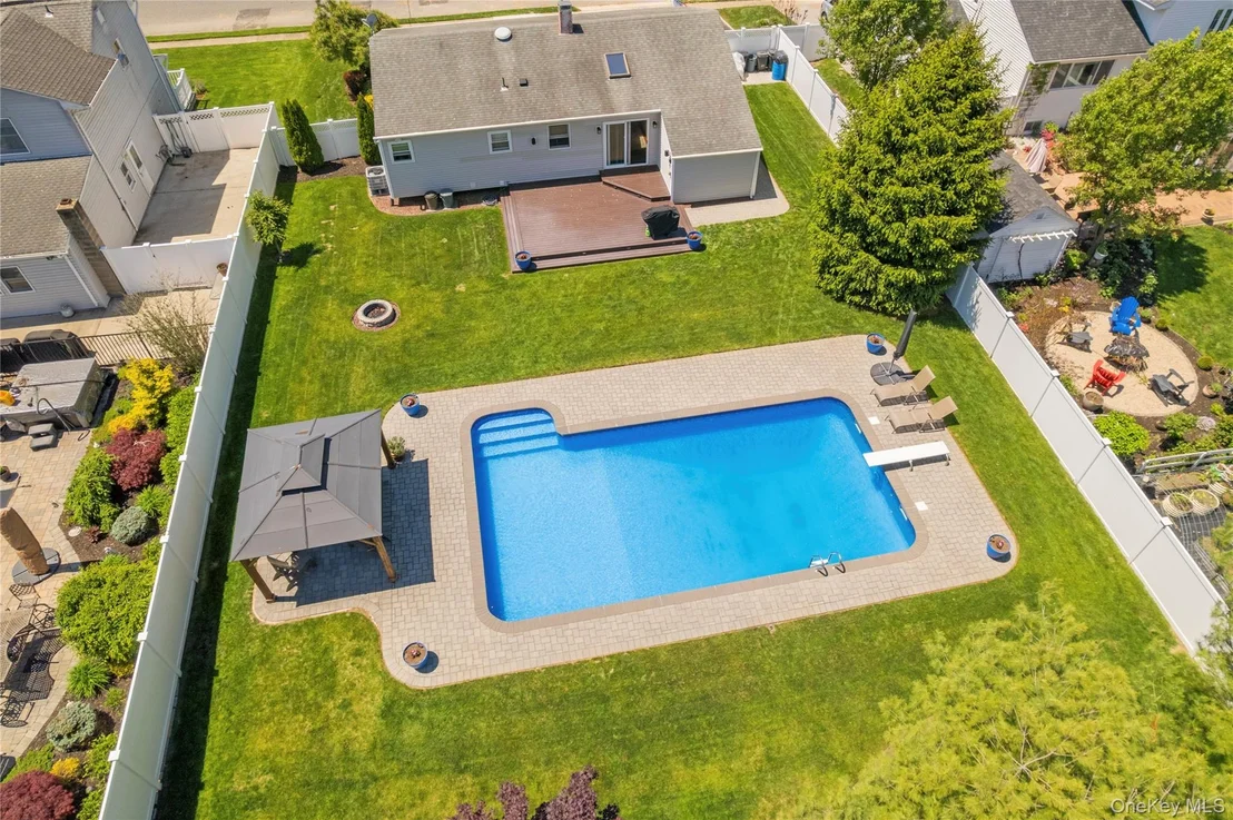 Photo of 23 Selden Boulevard