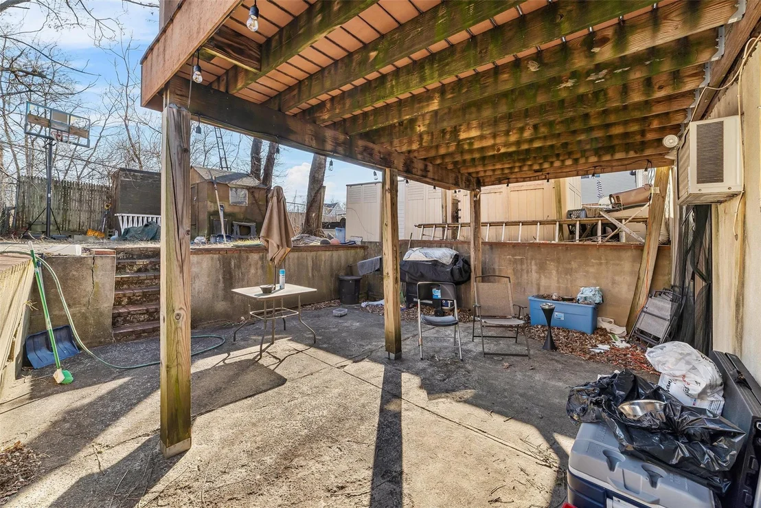 Photo of 3296 Griswold Avenue