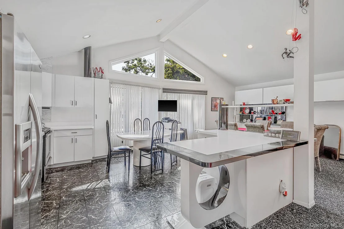 Photo of 48 Oak Avenue