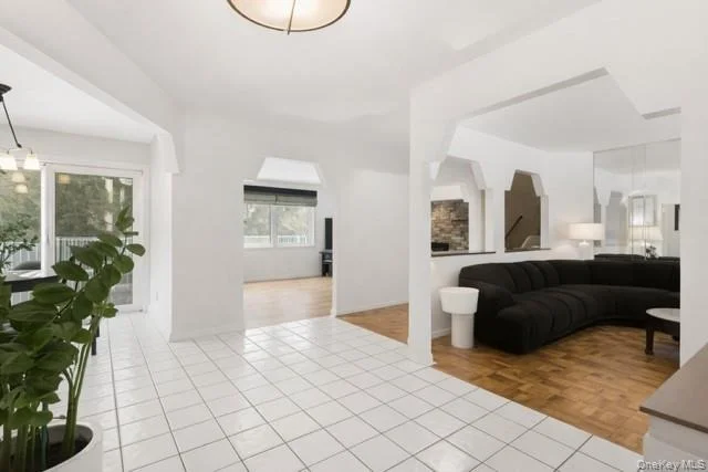 Photo of 890 Thompson Drive
