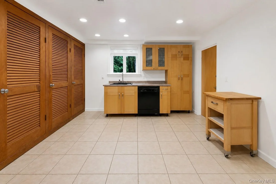 Photo of 236 Westlake Drive