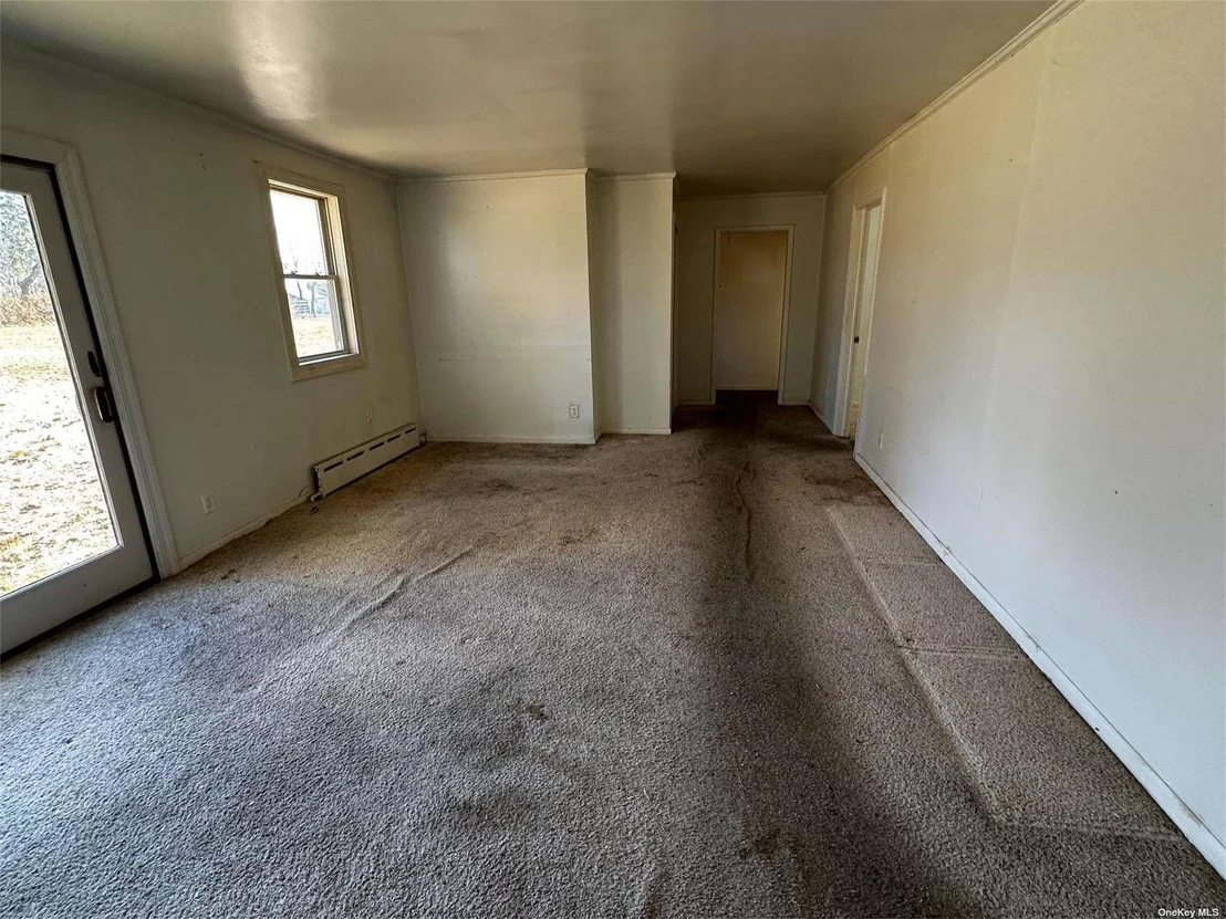 Photo of 2468 River Road