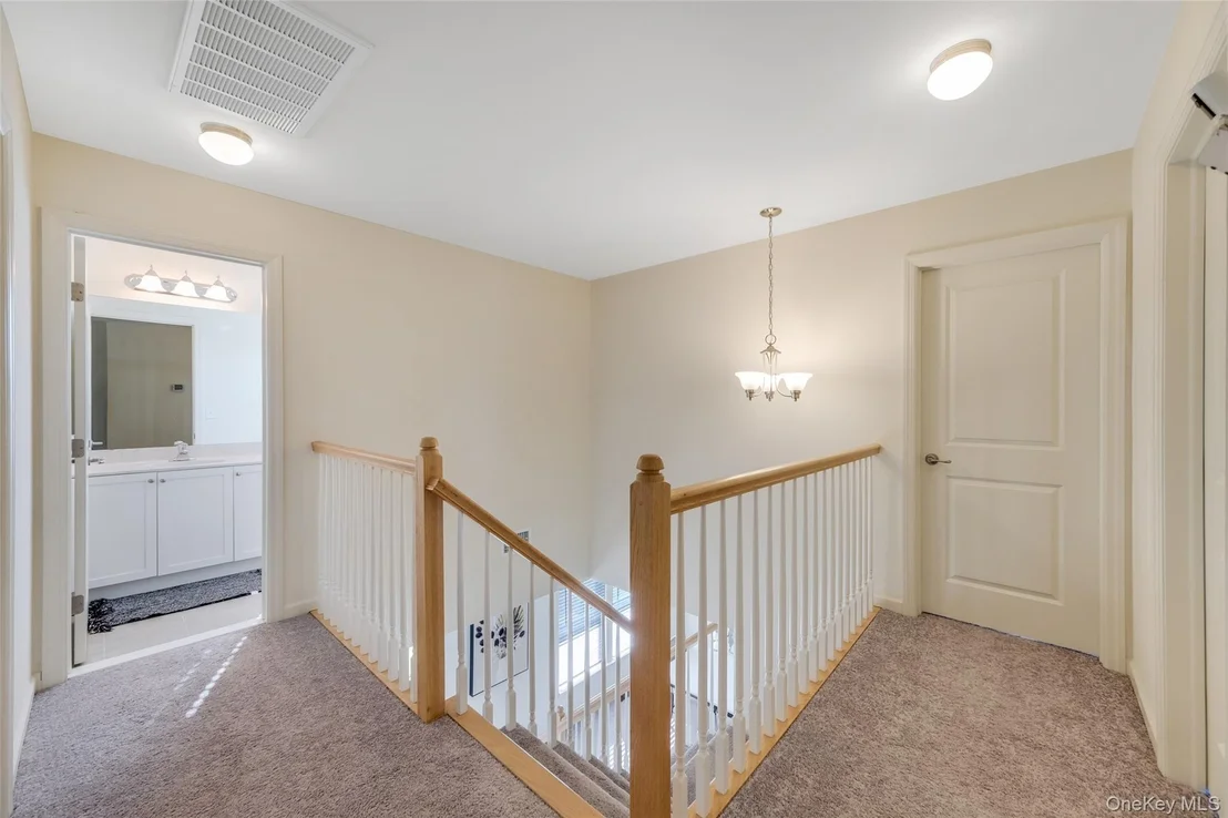 Photo of 7 Pondview Circle