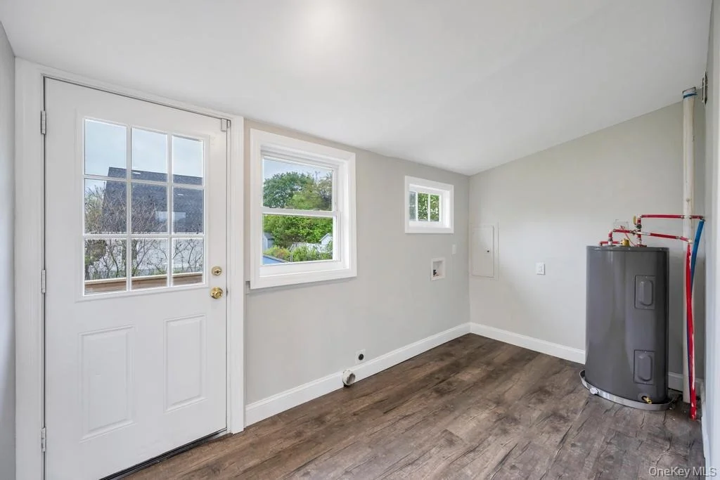 Photo of 446 Riviera Drive