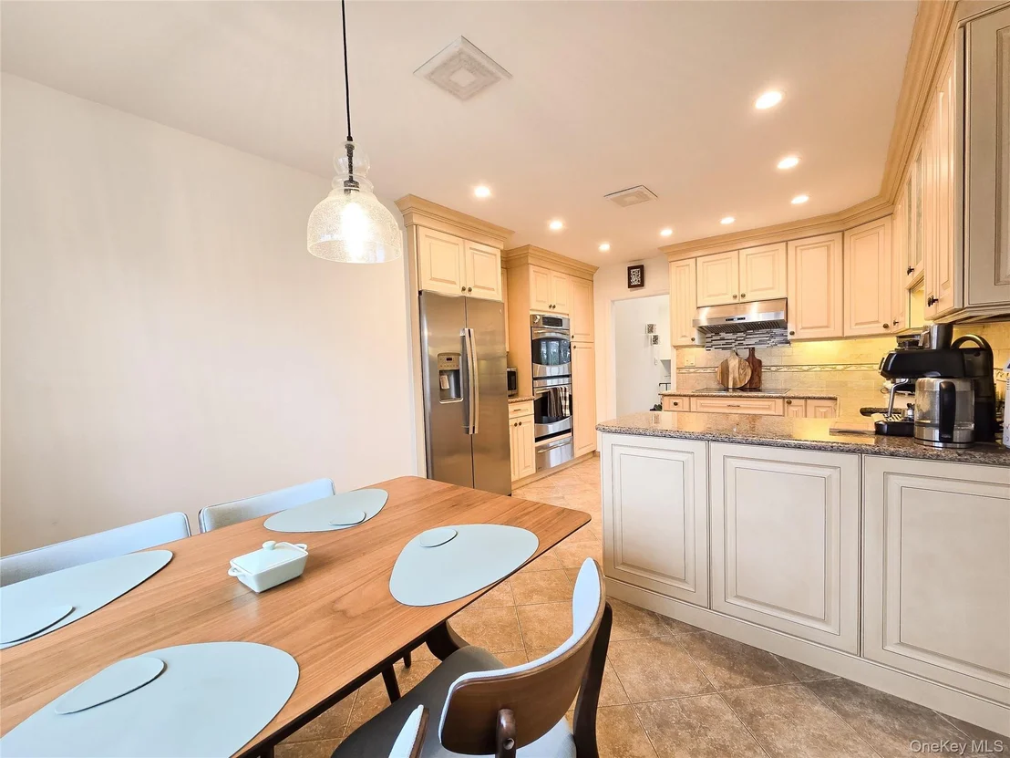 Photo of 112 Crescent Drive