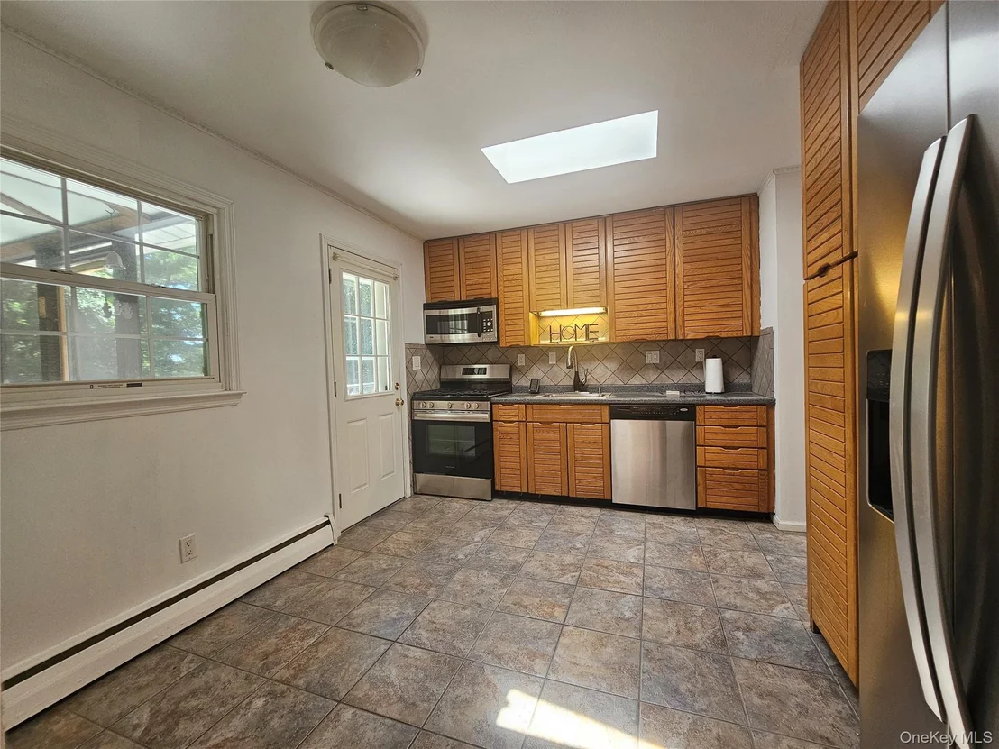 Photo of 7 Scotchtown Drive