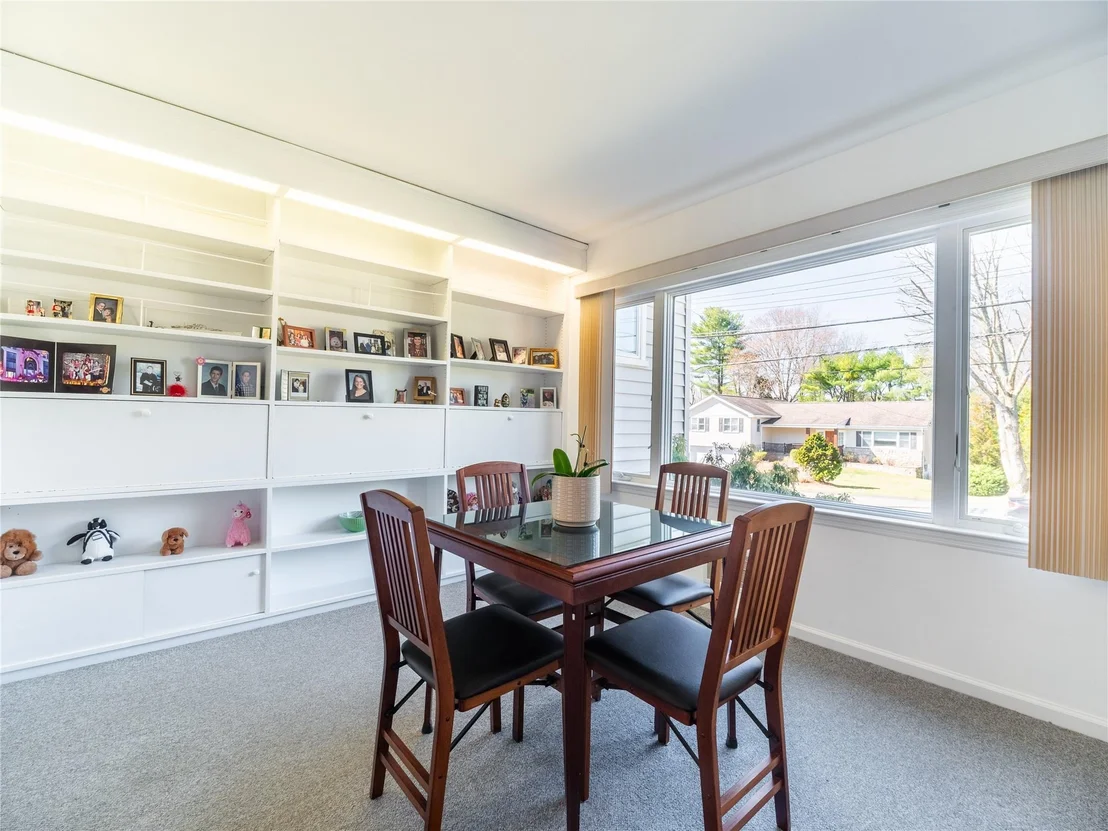Photo of 9 Mohegan Lane