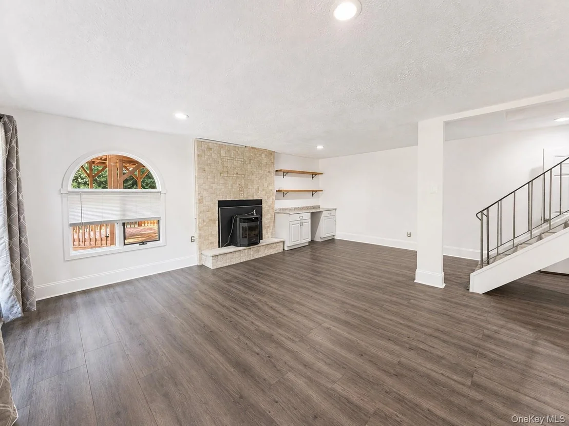 Photo of 33 Buckingham Circle