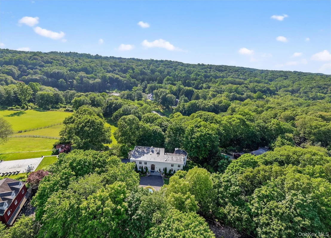 Photo of 65 Round Hill Road