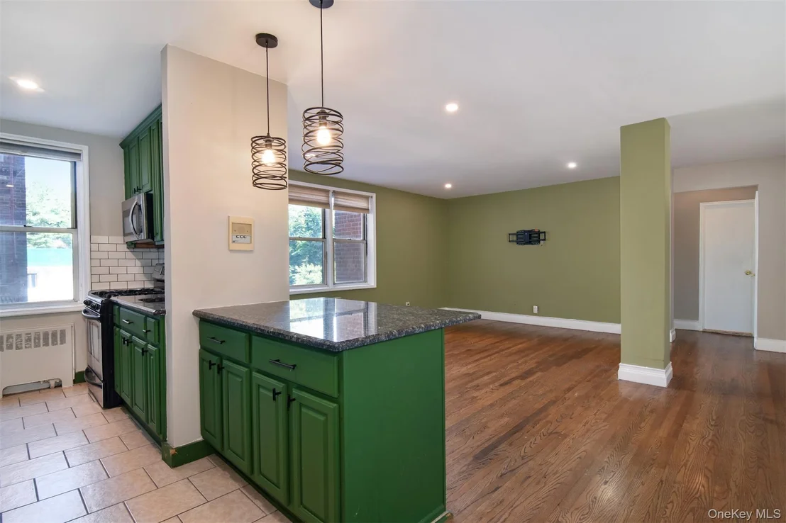 Photo of Unit 2C at 1111 Midland Avenue