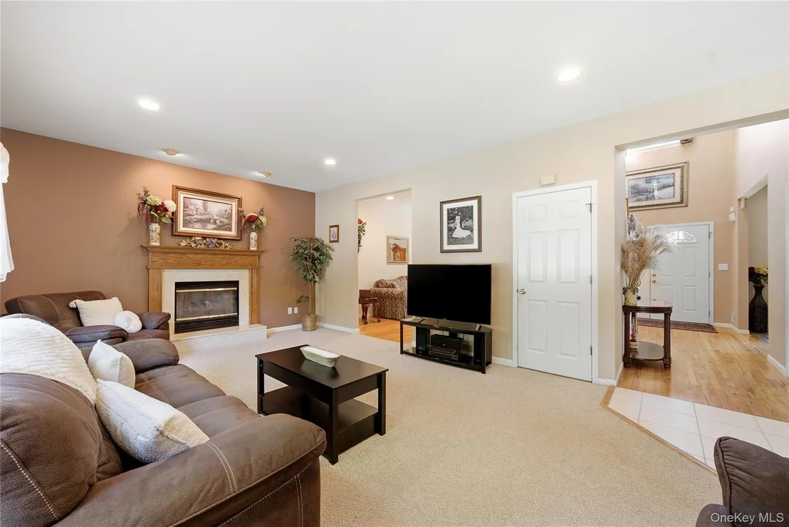 Photo of 9 Ridgefield Drive