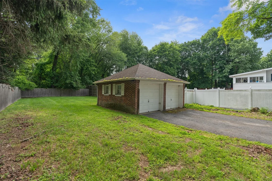 Photo of 33 Center Avenue