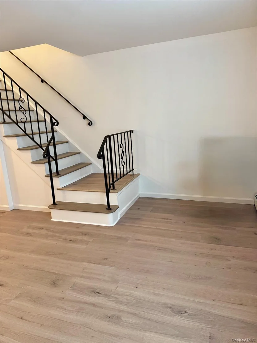 Photo of 206 Chrystal Drive