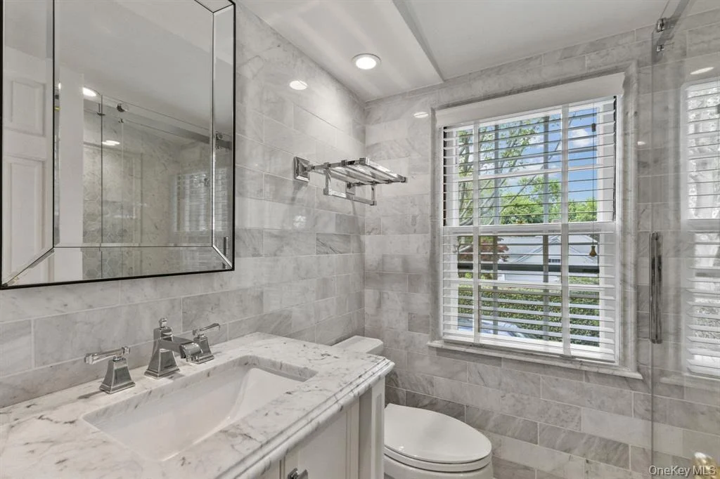 Photo of 8 Boxwood Lane