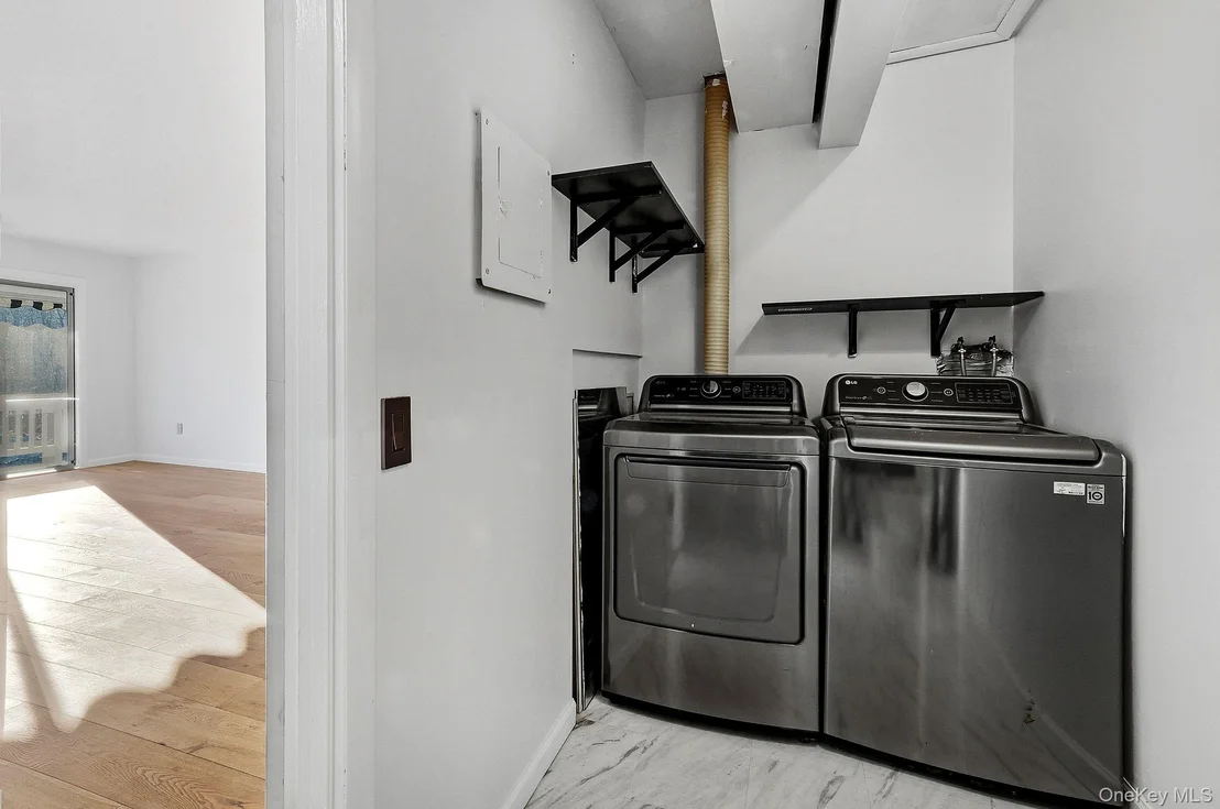 Photo of Unit E at 500 Commons Way