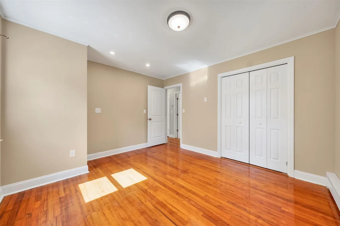 Photo of 14 Summit Avenue