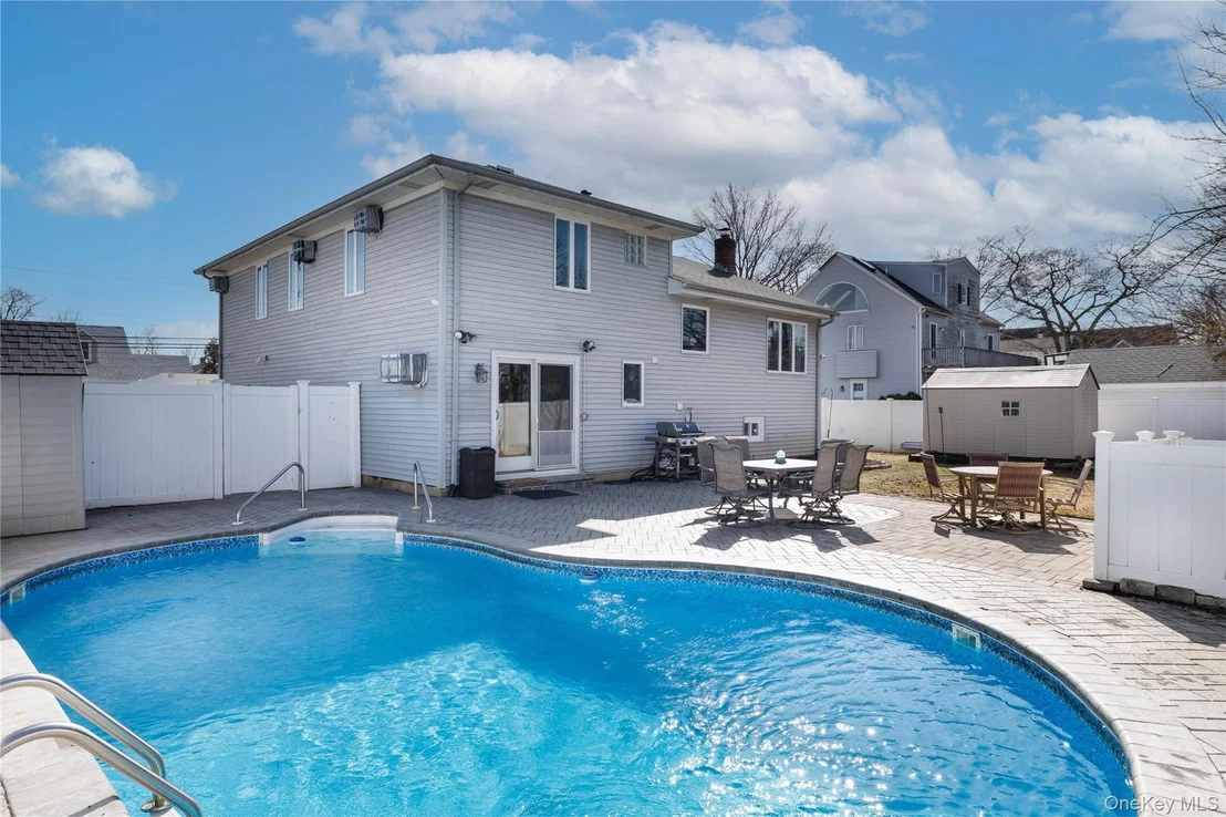 Photo of 1111 Steele Boulevard