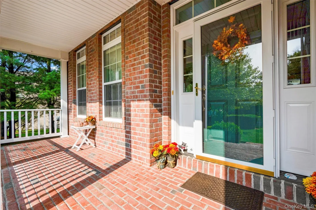 Photo of 653 Creekside Lane