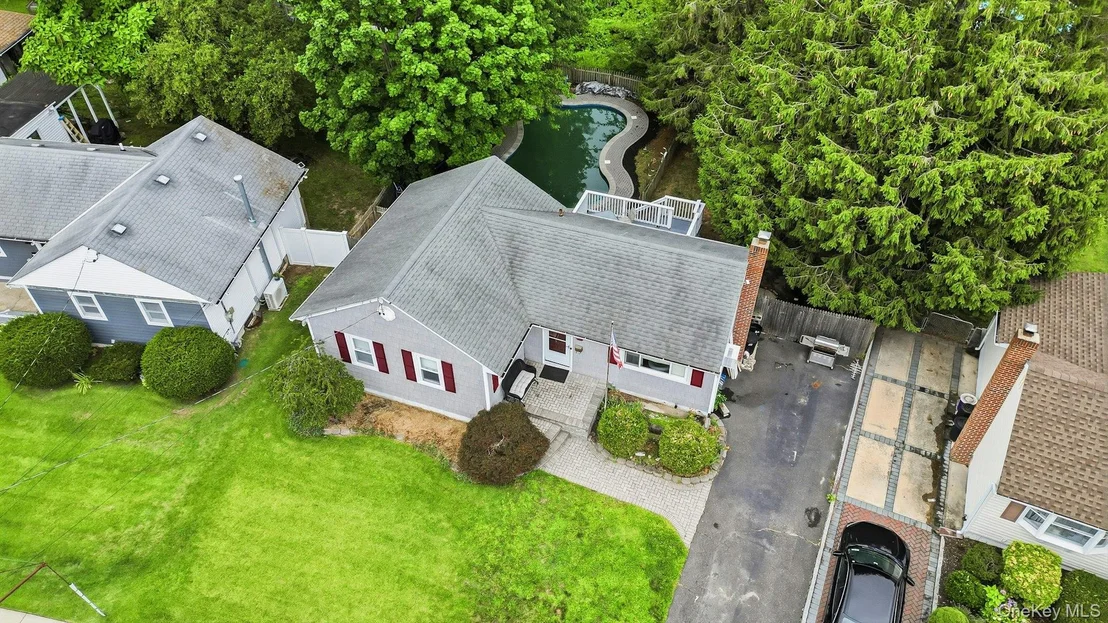 Photo of 43 Tappan Avenue