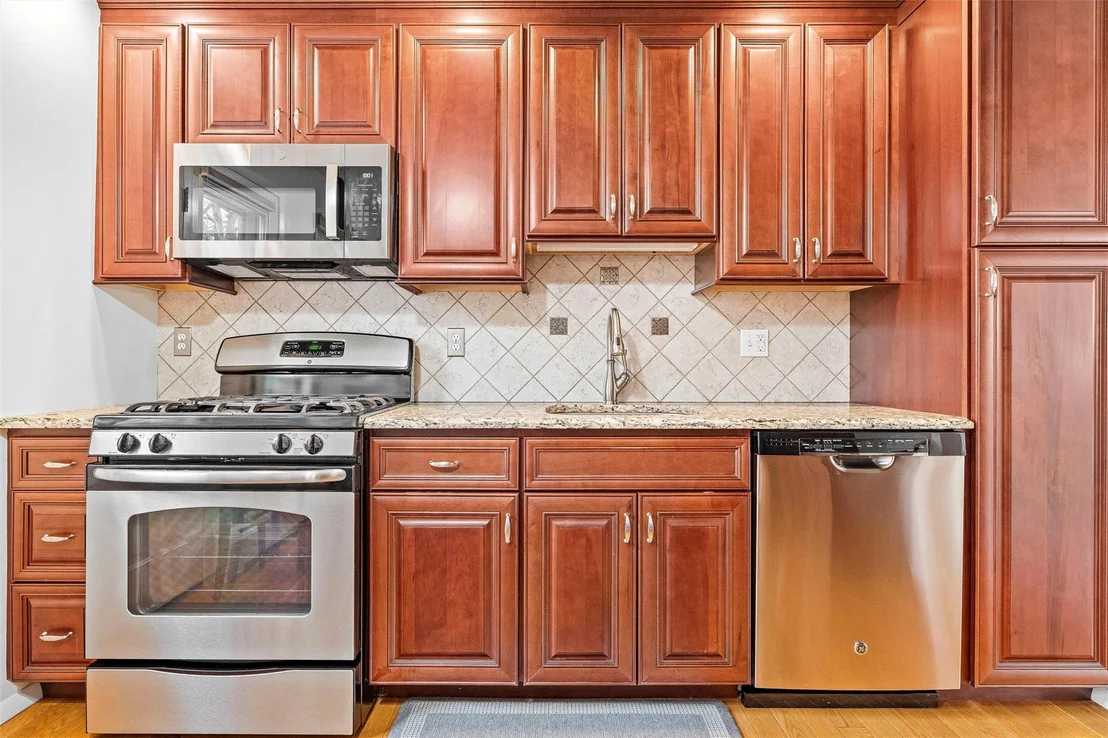 Photo of 18 Eakman Drive