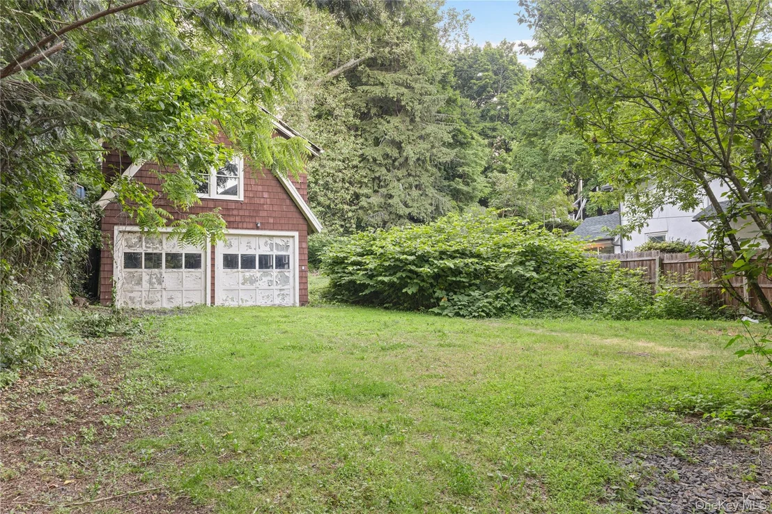Photo of 25 River Road
