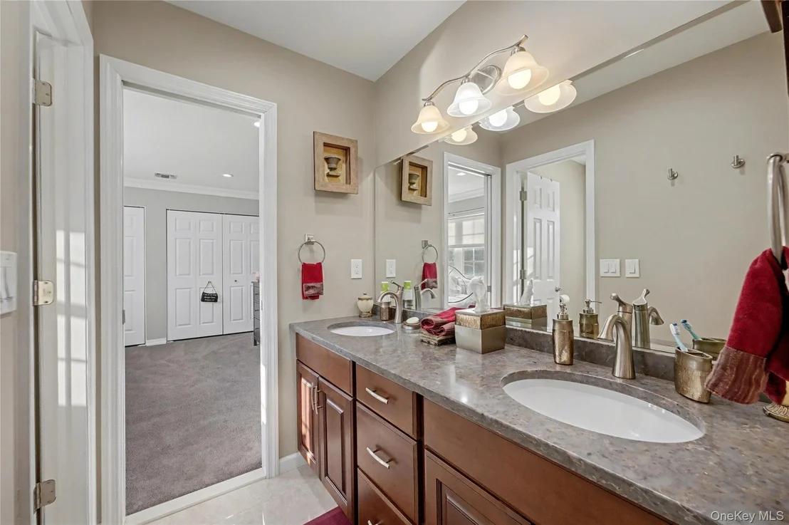 Photo of 8 Paddock Drive