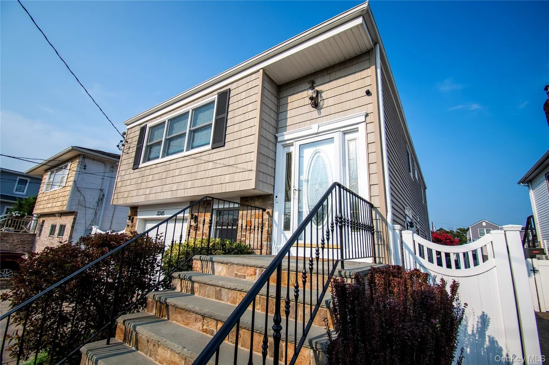 Photo of 3345 Parkway Drive
