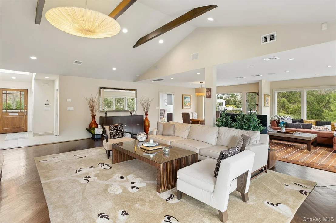 Photo of 230 Richards Lane