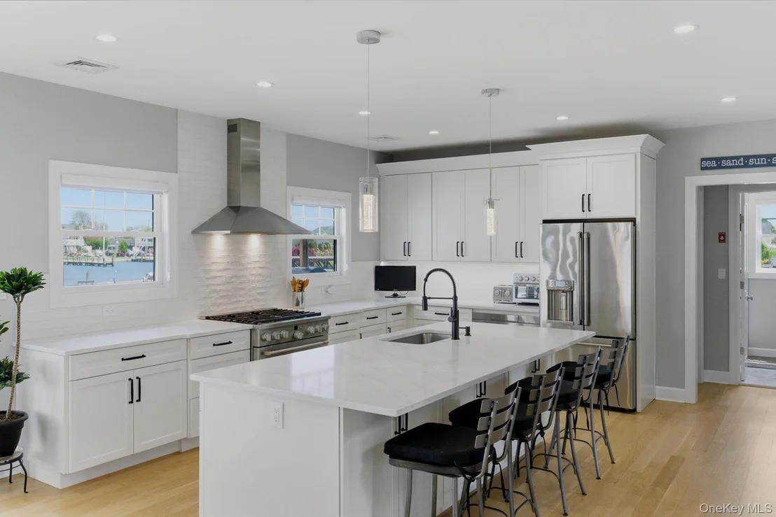 Photo of 240 Clocks Boulevard